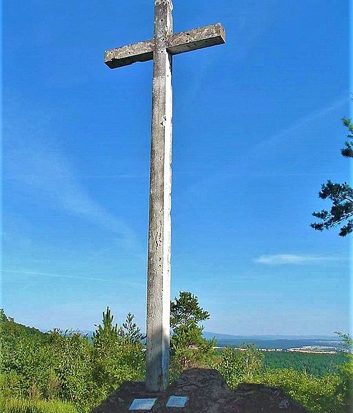The Trianon Cross, which points to the territories Hungary lost in the Treaty of Trianon. It is located in Kőszeg, Hungary.